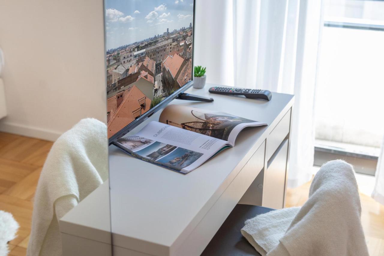 Apartment 88 *